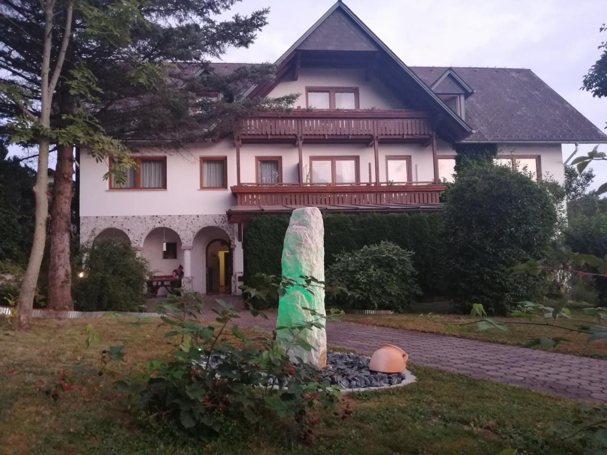 Pension Arkadenhof Fürstenfeld Dış mekan fotoğraf